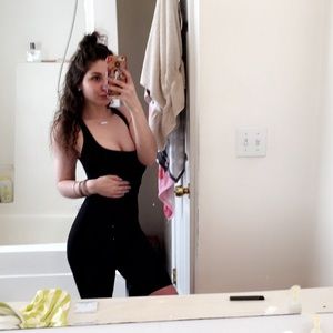 Meet your Posher, Abigail